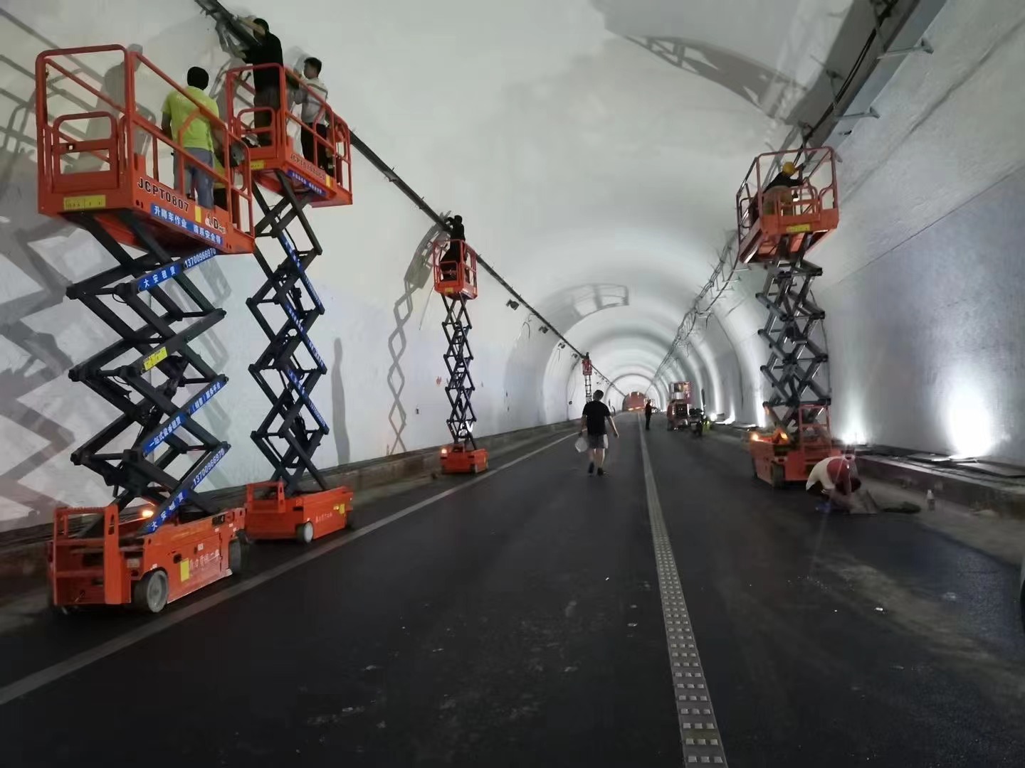 隧道施工.jpg
